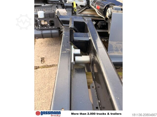 Telehoist kamion sa kukom za kontejnere HIAB XR5S3250 City-Abrollanlage