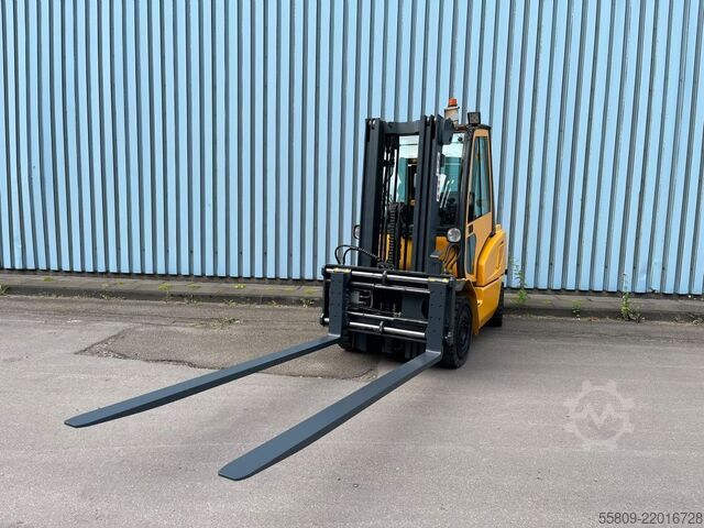 Carrello elevatore diesel Jungheinrich DFG 25 BS // Diesel // Triplex/ 3+4 Ventil / Conta