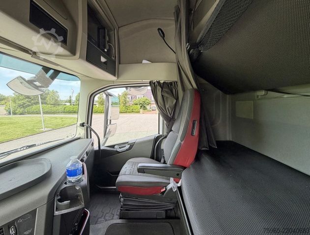 Tractora standard VOLVO FH 13.460 EURO 6 ONLY 766.000 KM FULL SPOILER 2X