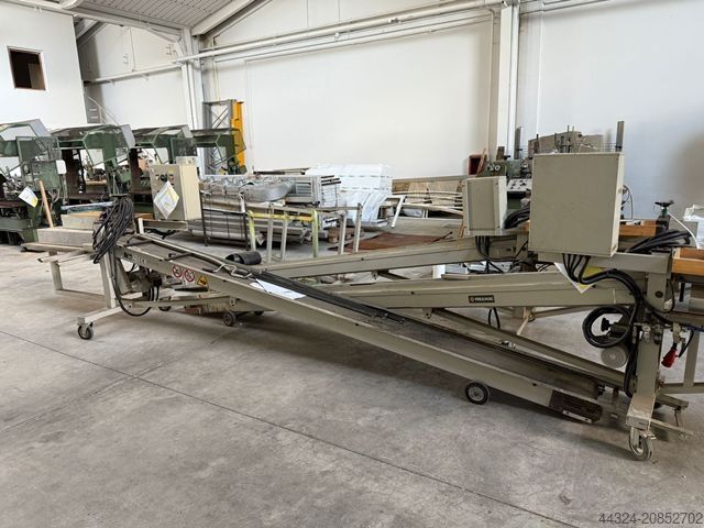 CONVEYOR BELT FOR PIECES RETURN