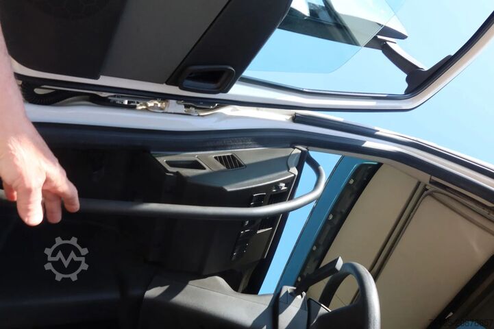 Standard tractor Volvo FH 460 Voith Retarder Standklima, Iparkcool