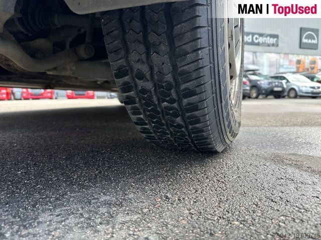 Aangepaste bestelwagen MAN TGE 3.180 4X2F SB