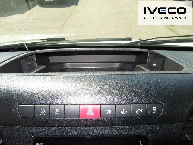Dobozos furgon IVECO Daily 70C18HA8/P Koffer/LBW, Klima, NL 3228kg