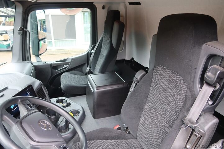Koffer Mercedes-Benz Actros 1824L Bakwagen + Laadklep 2000 kg