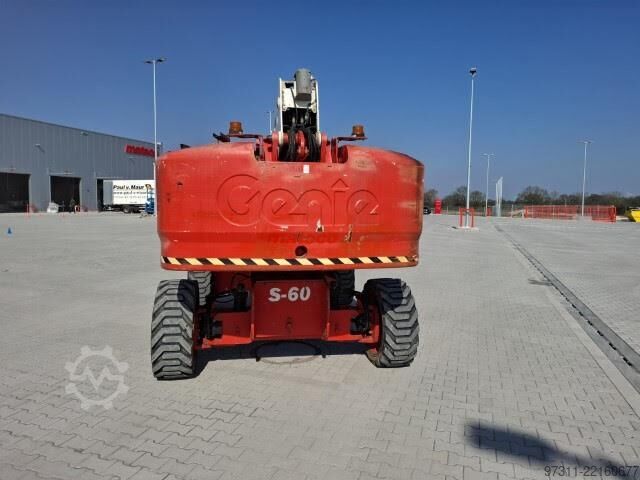 Teleszkópos platform Genie S-60 HC
