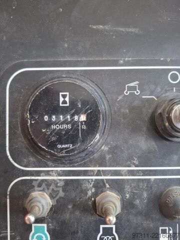 Teleszkópos platform Genie S-60 HC