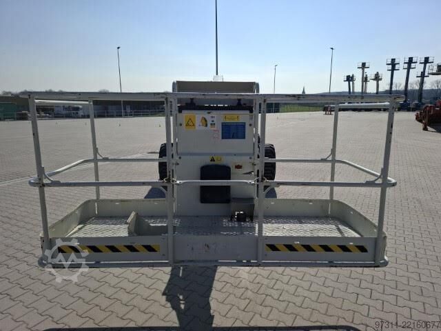 Teleszkópos platform Genie S-60 HC