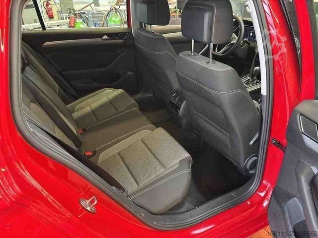 Minibusz VOLKSWAGEN Passat Variant Business 2,0TDI DSG