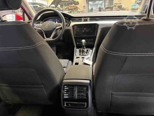 Minibusz VOLKSWAGEN Passat Variant Business 2,0TDI DSG