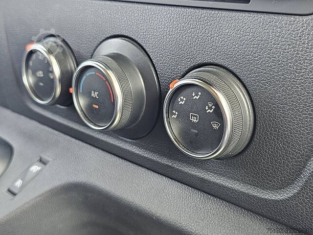 Bestelauto RENAULT MASTER 2.3 L2H2 Dubbele Cabine