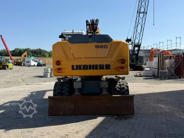 Tekerlekli ekskavatör Liebherr A 920 Litronic Mobilbagger