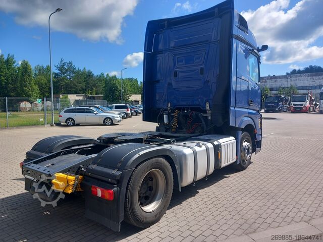 Standardowy ciągnik siodłowy Mercedes-Benz Actros 1845 LS Big Space
