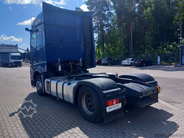 Standardowy ciągnik siodłowy Mercedes-Benz Actros 1845 LS Big Space