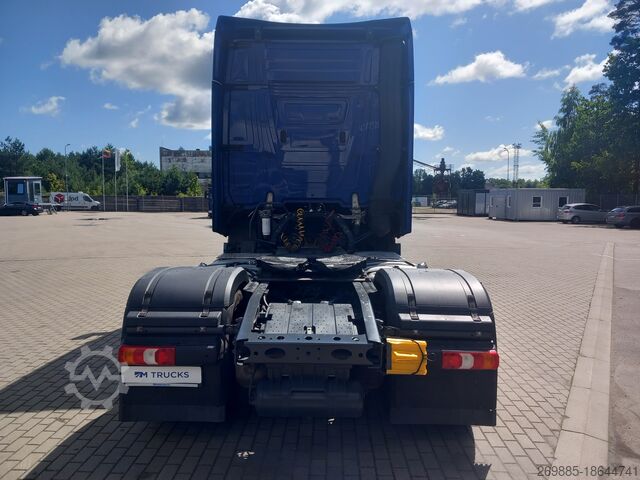 Standardowy ciągnik siodłowy Mercedes-Benz Actros 1845 LS Big Space
