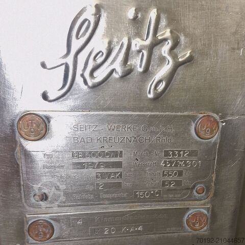 550litrová tlaková nádoba z nerezové oceli V2A s možností ohřevu/chlazení a s vrtulovým míchadlem. Seitz B0111