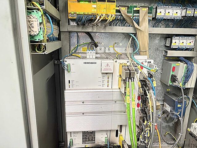 Pionowe centrum obróbcze CNC Deckel Maho DMC 835 V