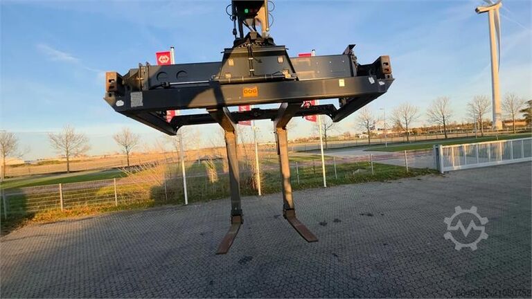 Kalmar opvouwbare vorkenaanbouw voor ISO-spreaders Kalmar Foldable Forks Attachment for ISO Spreaders