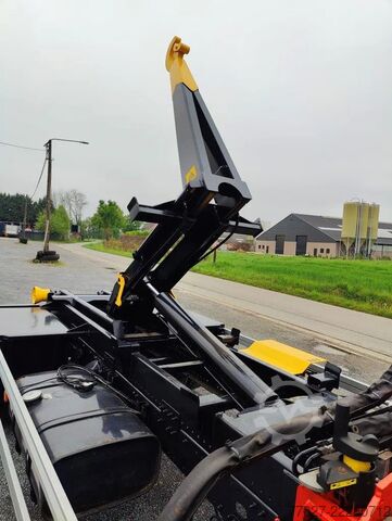 Hakenarmsystem MAN TGL 12.250 City-Abroller Container + Palfinger ...