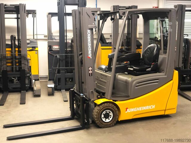 Elektrikli 3 tekerlekli Jungheinrich EFG 218k - Service Neu - Batterie 88% - Triplex