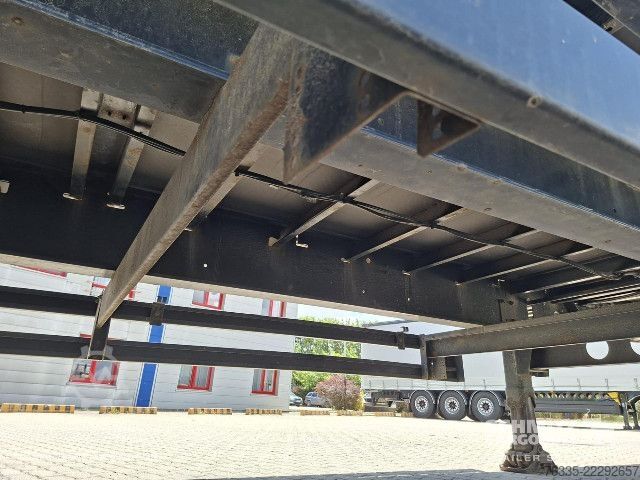 Otevřený návěs s plachtou Kögel Curtainsider Mega