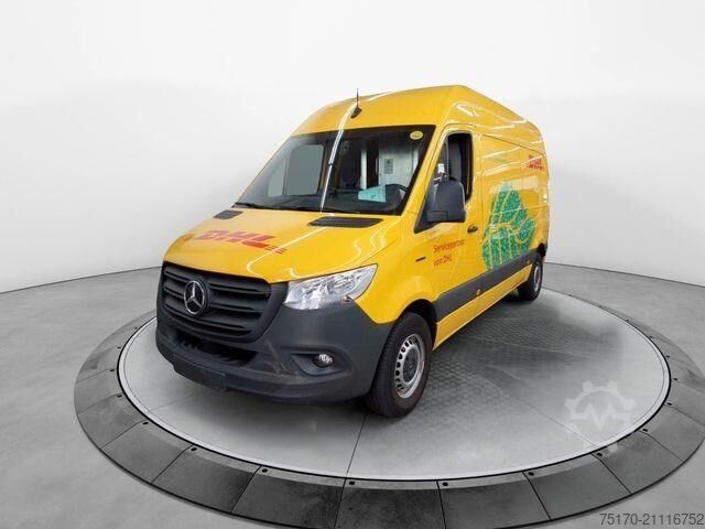 Hochdachkombi Mercedes-Benz eSprinter 312 DHL Regal KEP-Ausbau