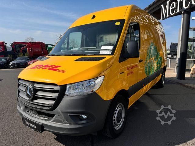 Hochdachkombi Mercedes-Benz eSprinter 312 DHL Regal KEP-Ausbau