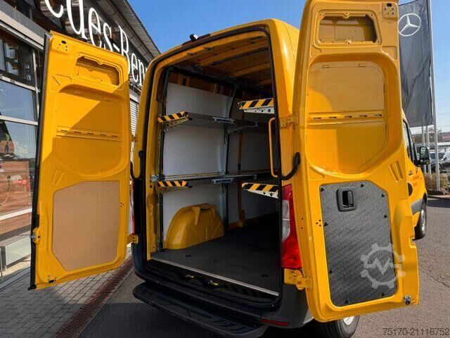 Karavan sa visokim krovom Mercedes-Benz eSprinter 312 DHL Regal KEP-Ausbau