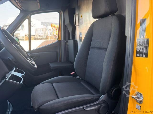 Karavan sa visokim krovom Mercedes-Benz eSprinter 312 DHL Regal KEP-Ausbau