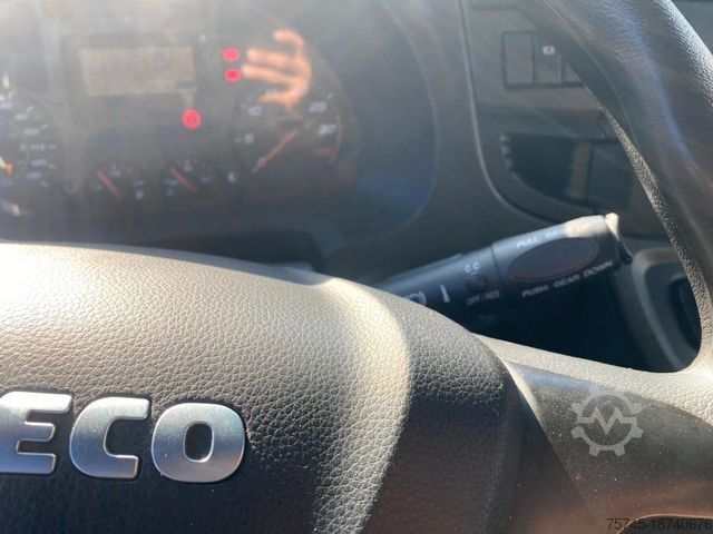 Samochód ciężarowy typu furgon IVECO EUROCARGO 120E250 * MOTORSCHADEN * SCHLAFKABINE