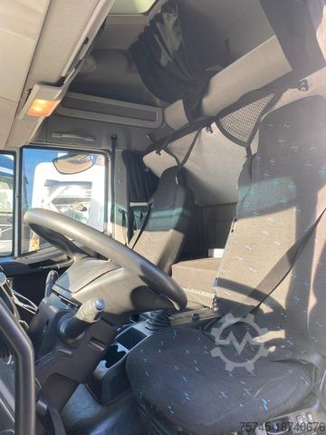 Samochód ciężarowy typu furgon IVECO EUROCARGO 120E250 * MOTORSCHADEN * SCHLAFKABINE