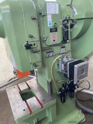 Tek kolonlu eksantrik pres, eksantrik delme presi, AMBOLD WMW AUE PEEV 25.2