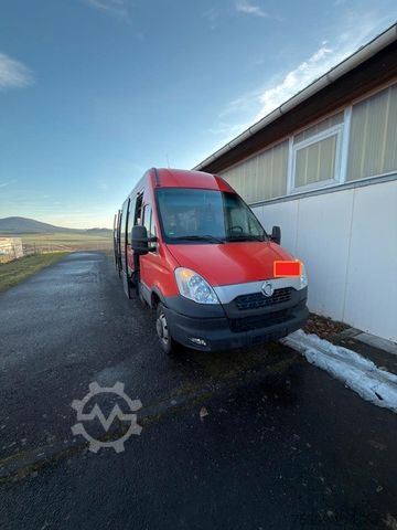 Minibús IVECO 50 C 17 Heckniederflur 13 + 10 - AC - Automatik