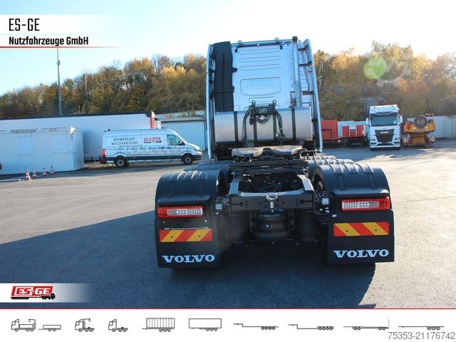 Camión de carga pesada VOLVO FH 551 8x4 Tridem VLA (Luftfederung)