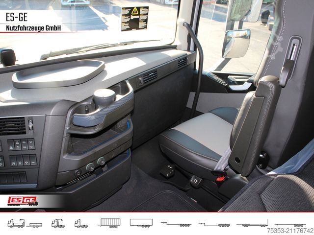 Camión de carga pesada VOLVO FH 551 8x4 Tridem VLA (Luftfederung)