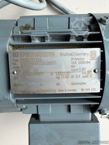  Motoreduktor SEW-Eurodrive RF32DT71D6 0,25 kW 36 obr./min i=24,17 3-fazowy Motoreduktor SEW-Eurodrive RF32DT71D6 0,25 kW 36 obr./min i=24,17 3-fazowy