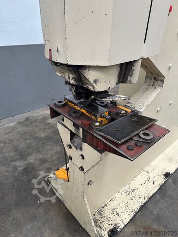 Stanz- und Beißmaschine GEKA Puma 150 T