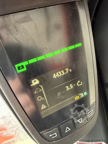 Electric 3-wheel forklift Linde E14-02