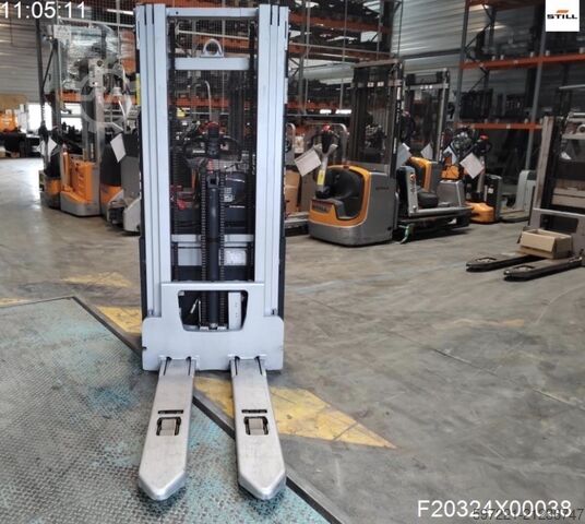 Pallet Stackers Still EXV14i