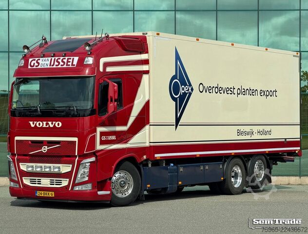 Vrachtwagen met bakwagen VOLVO FH 13.500 I-PARK COOL FULL AIR HEIWO ISOLATED BO
