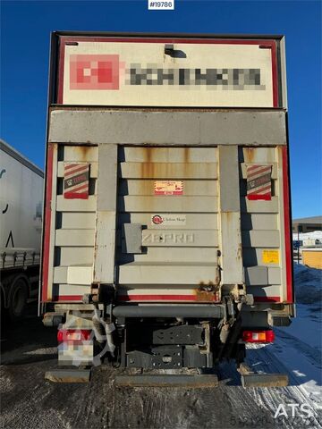 Box body Volvo FM370 box truck w/ full side opening and lift. WAT