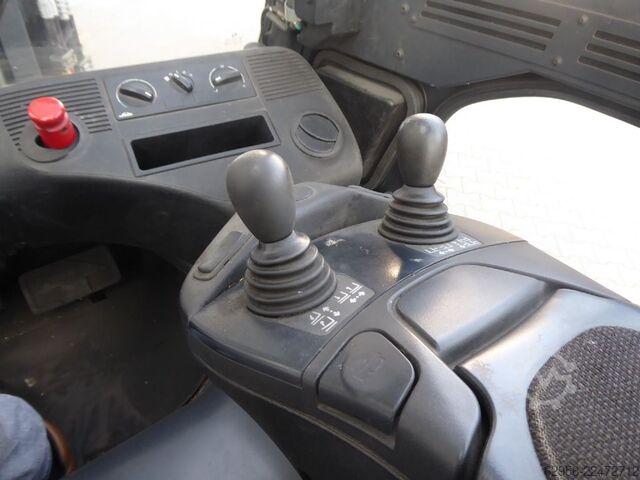 Elektrisk 4 -hjulet gaffeltruck Linde E50HL-01