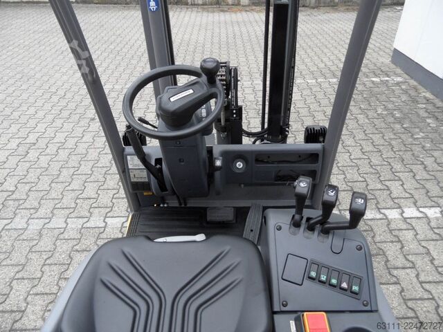 Elektrisk 3 -hjulet gaffeltruck Jungheinrich EFG 115 - unter 2 Meter Bauhöhe - Freihub