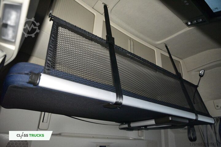 Standard tractor unit VOLVO FH 460 Globetrotter XL Varios i-Save