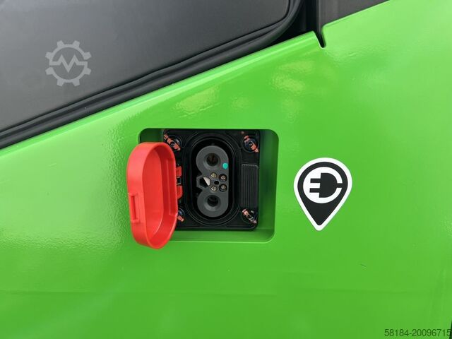 Carretilla eléctrica de 4 ruedas EP EFL252X2