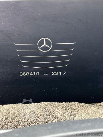 Standardowy ciągnik siodłowy Mercedes-Benz Actros 1845