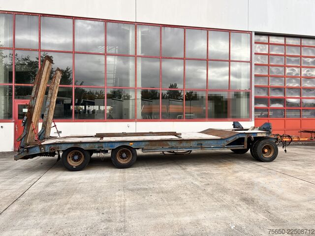 Remorcă cu platformă joasă Müller-Mitteltal T3  3 Achs Tieflader mit ABS