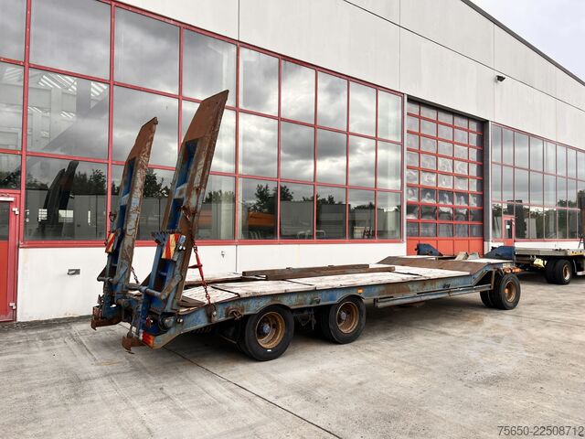 Remorcă cu platformă joasă Müller-Mitteltal T3  3 Achs Tieflader mit ABS