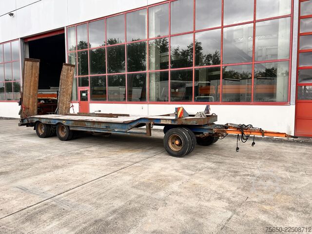 Remorcă cu platformă joasă Müller-Mitteltal T3  3 Achs Tieflader mit ABS