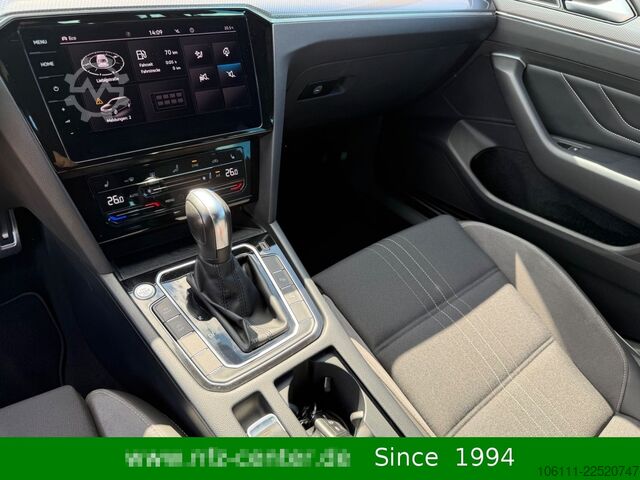 Minibusz VW Passat Variant Alltrack 4Motion 2.0 TDI HeadUP