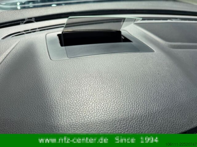 Minibusz VW Passat Variant Alltrack 4Motion 2.0 TDI HeadUP